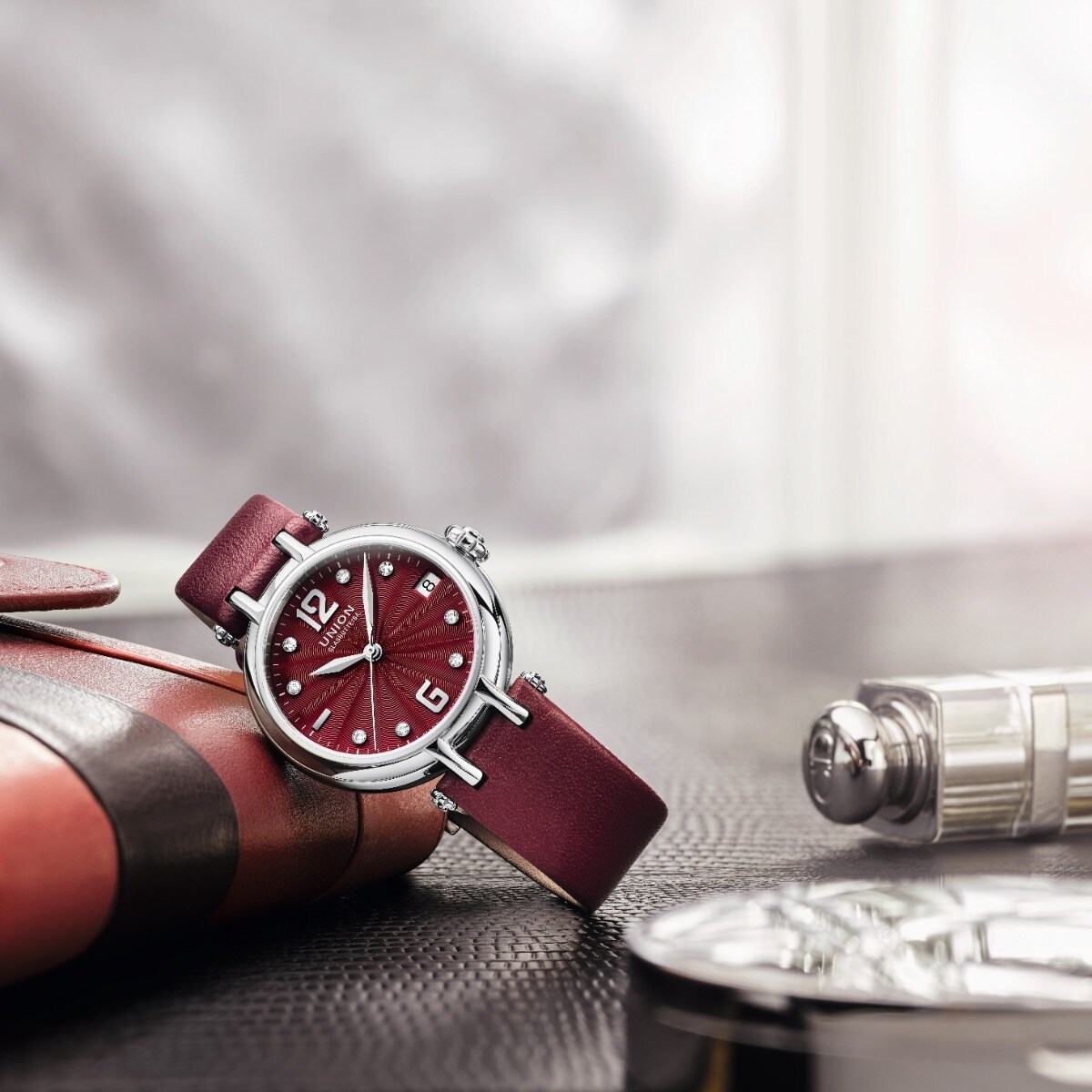 Sirona 席萝娜系列日历腕表 Sirona 席萝娜系列日历腕表