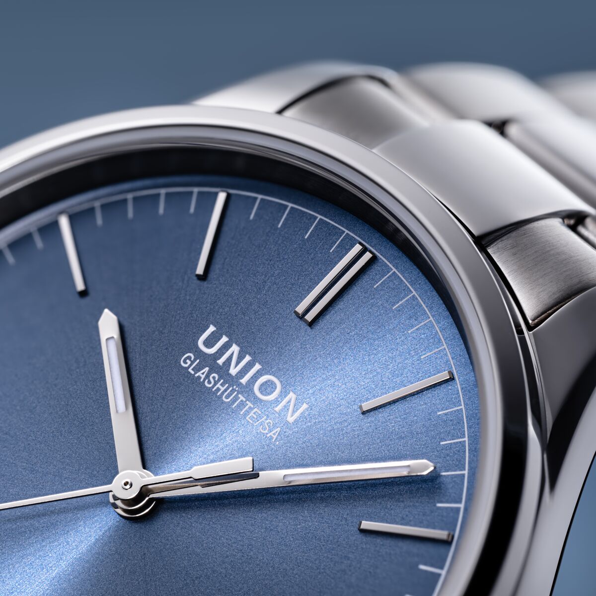 维罗系列日历腕表 39毫米 维罗系列日历腕表 39毫米