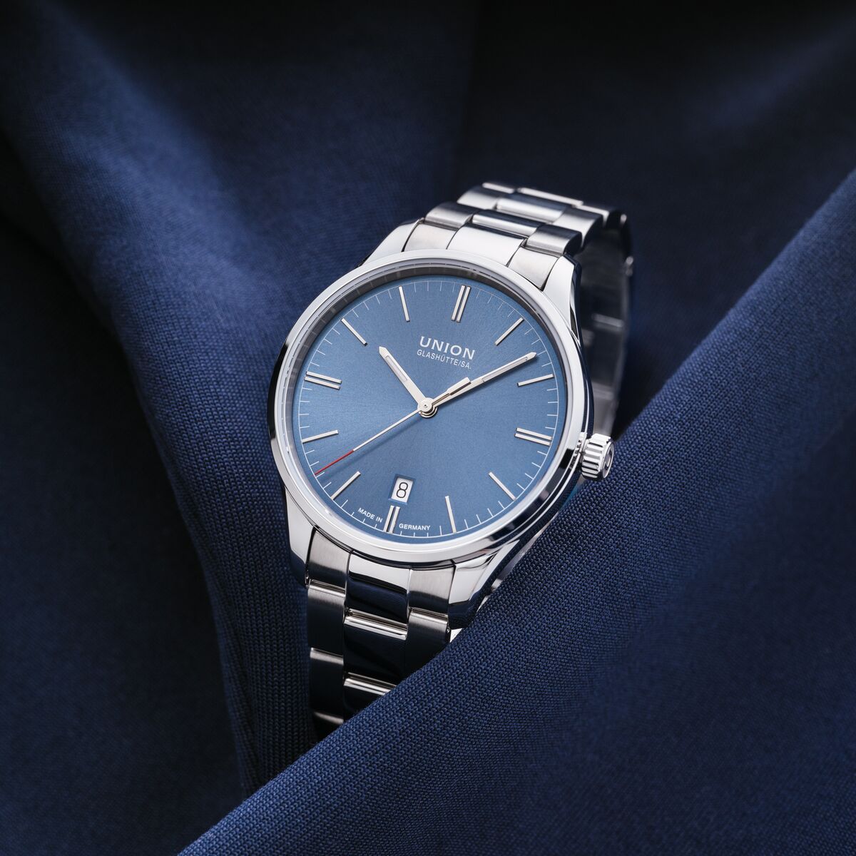 维罗系列日历腕表 39毫米 维罗系列日历腕表 39毫米