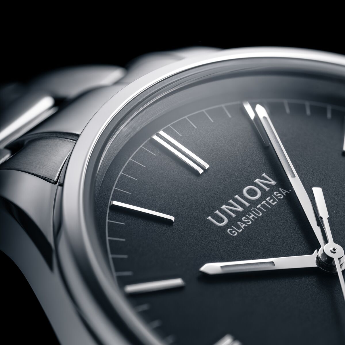 维罗系列日历腕表 39毫米 维罗系列日历腕表 39毫米