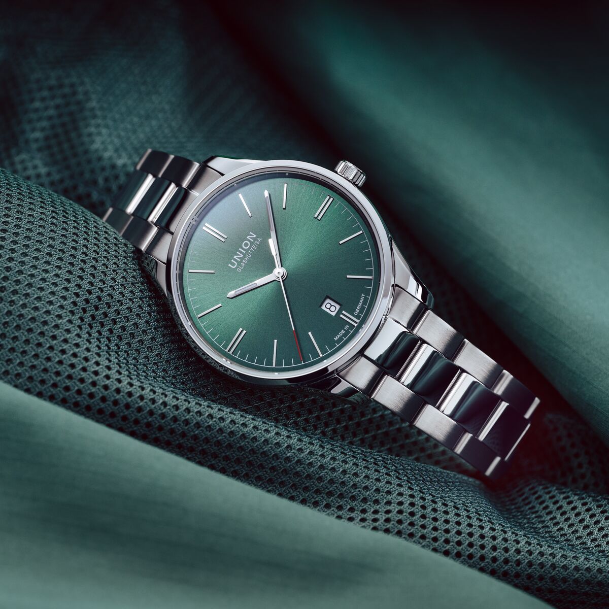 维罗系列日历腕表 39毫米 维罗系列日历腕表 39毫米