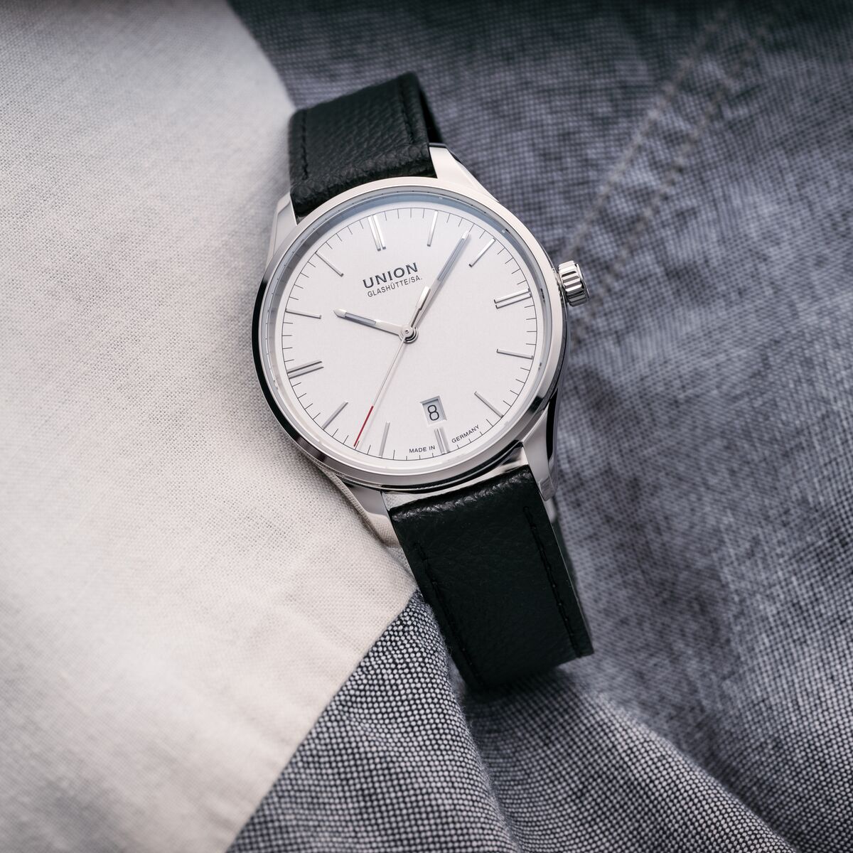 维罗系列日历腕表 39毫米 维罗系列日历腕表 39毫米