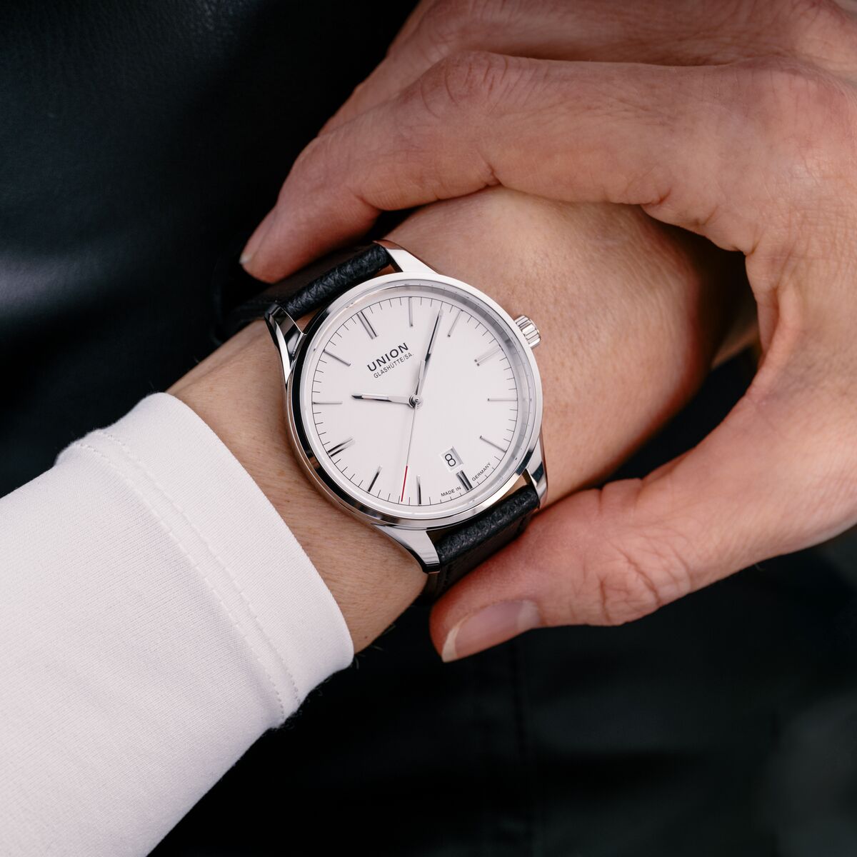 维罗系列日历腕表 39毫米 维罗系列日历腕表 39毫米